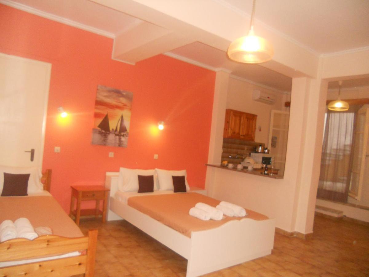 Elli Marina Studios And Apartments เวนิทเซส ภายนอก รูปภาพ