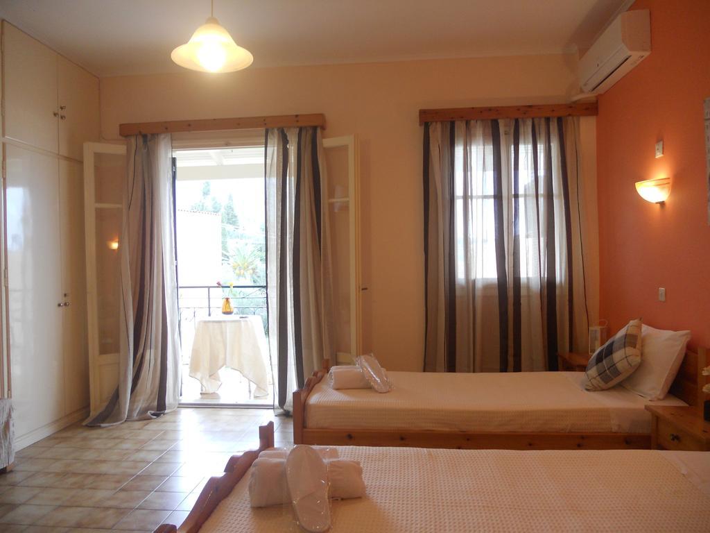 Elli Marina Studios And Apartments เวนิทเซส ห้อง รูปภาพ