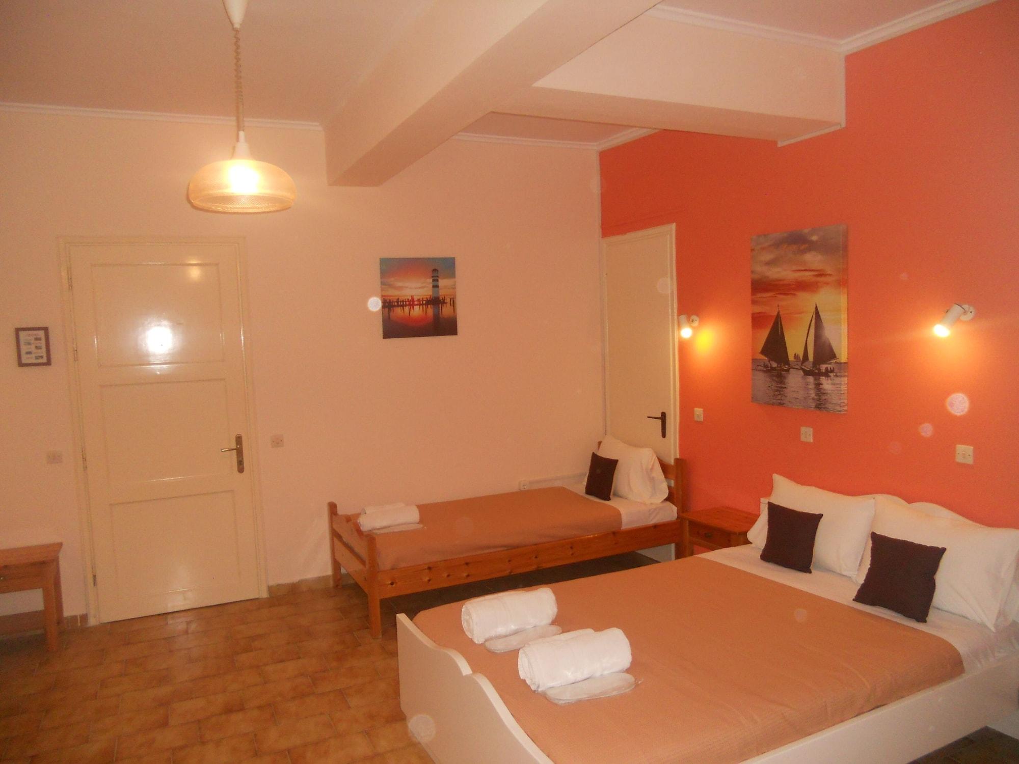 Elli Marina Studios And Apartments เวนิทเซส ภายนอก รูปภาพ