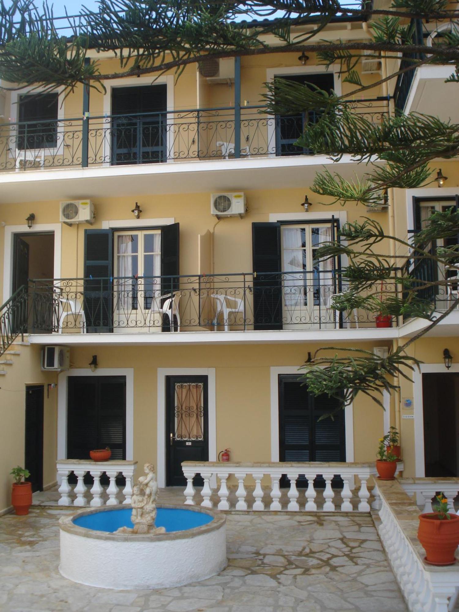 Elli Marina Studios And Apartments เวนิทเซส ภายนอก รูปภาพ