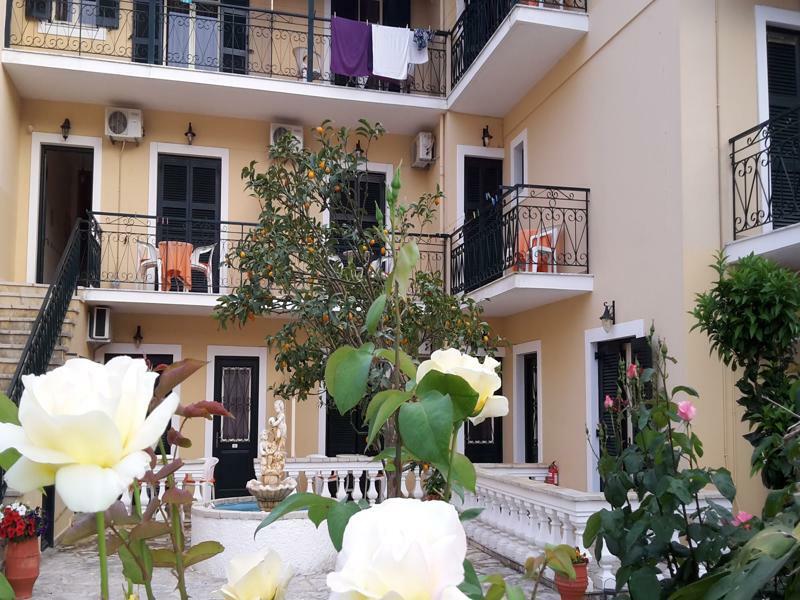 Elli Marina Studios And Apartments เวนิทเซส ภายนอก รูปภาพ